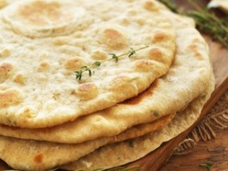 طريقة عمل وتحضير خبز لبنانى بالبصل